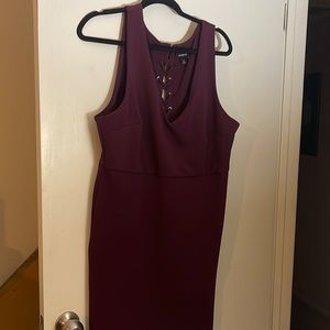 TORRID BURGUNDY LACED BACK PRE-OWED DRESS SIZE 1X